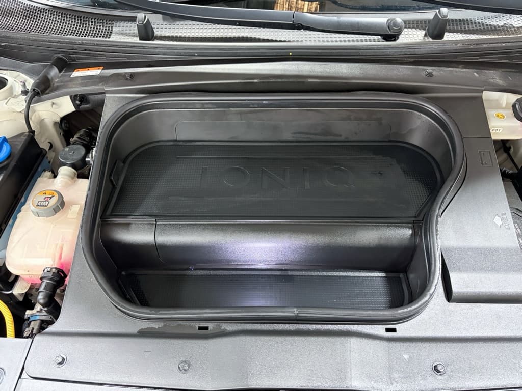 2023 Hyundai IONIQ 6 view 24