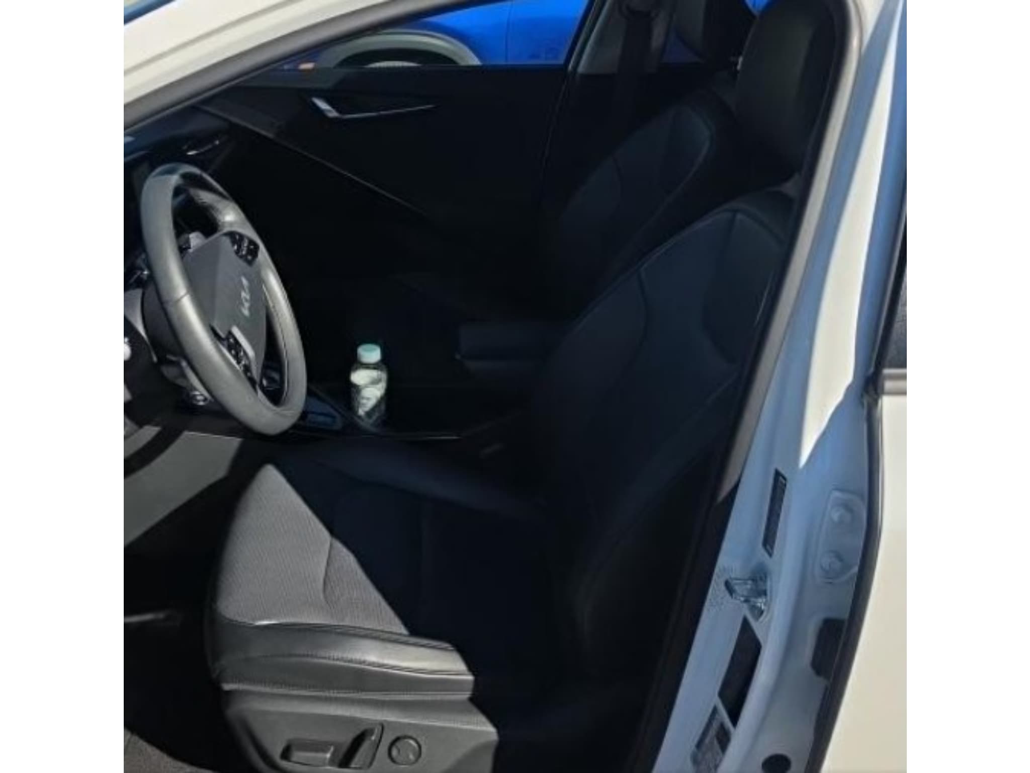 2023 Kia Niro EV view 5