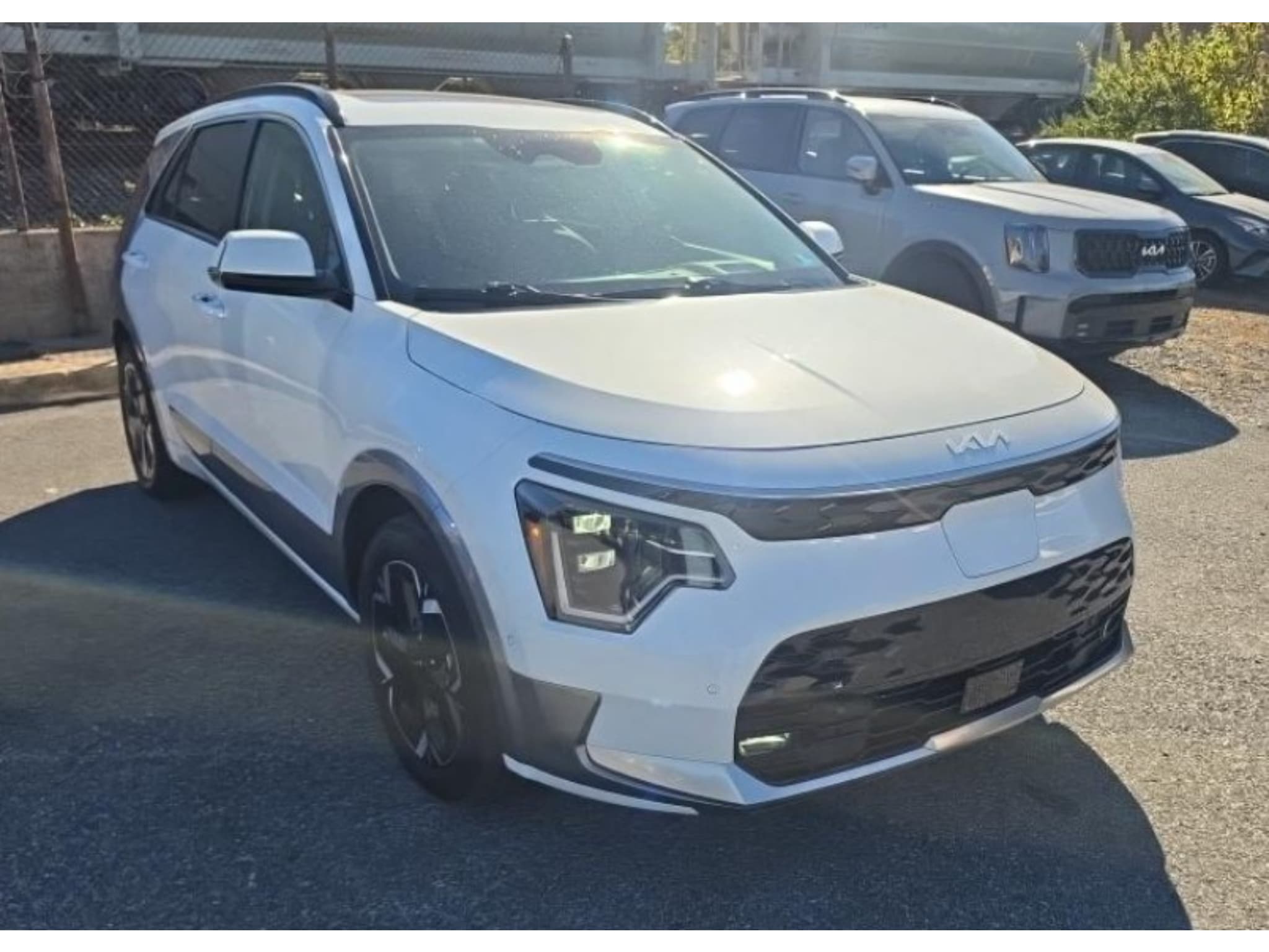 2023 Kia Niro EV view 4
