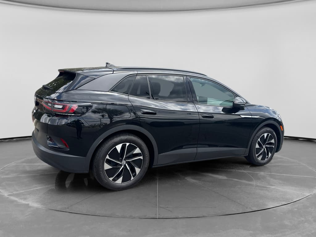 2022 Volkswagen ID.4 view 4