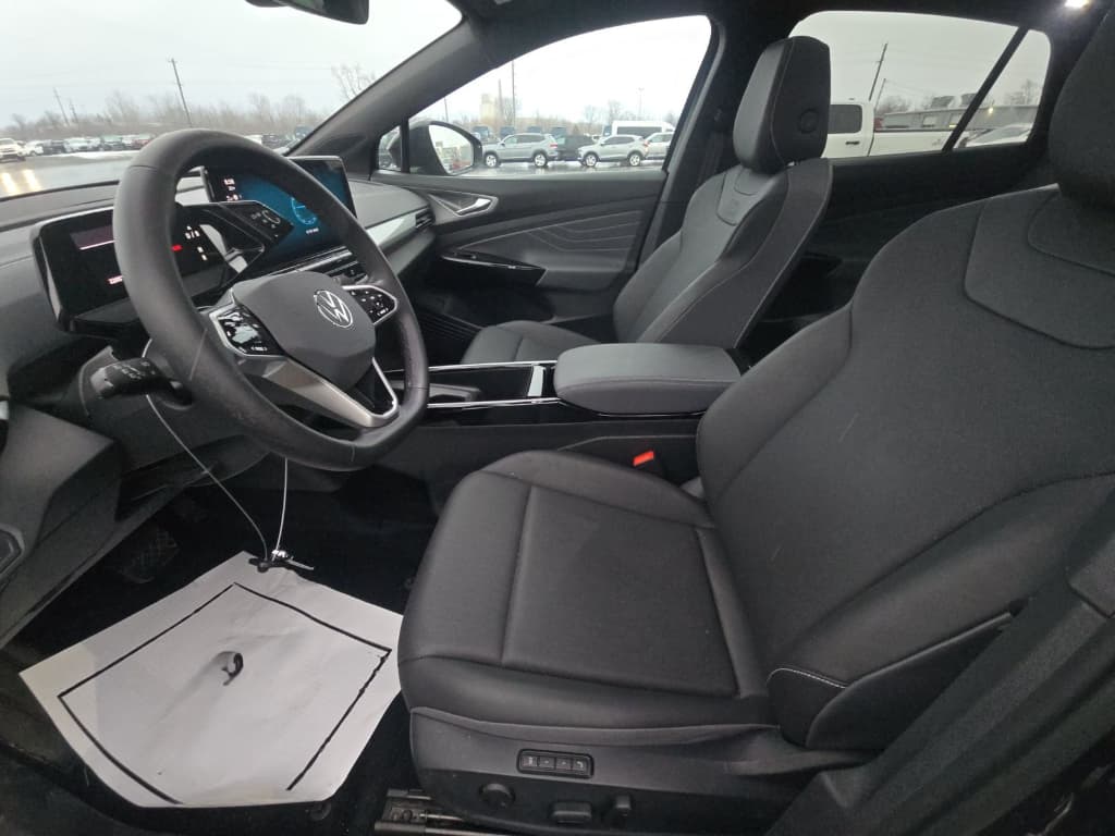 2023 Volkswagen ID.4 view 5