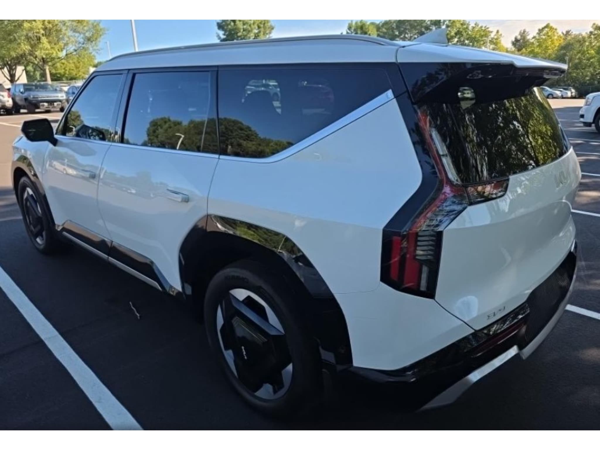 2024 Kia EV9 view 4