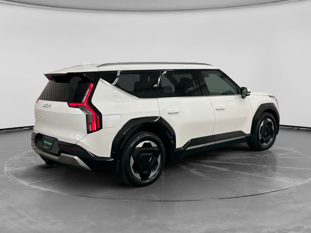 2024 Kia EV9 view 3