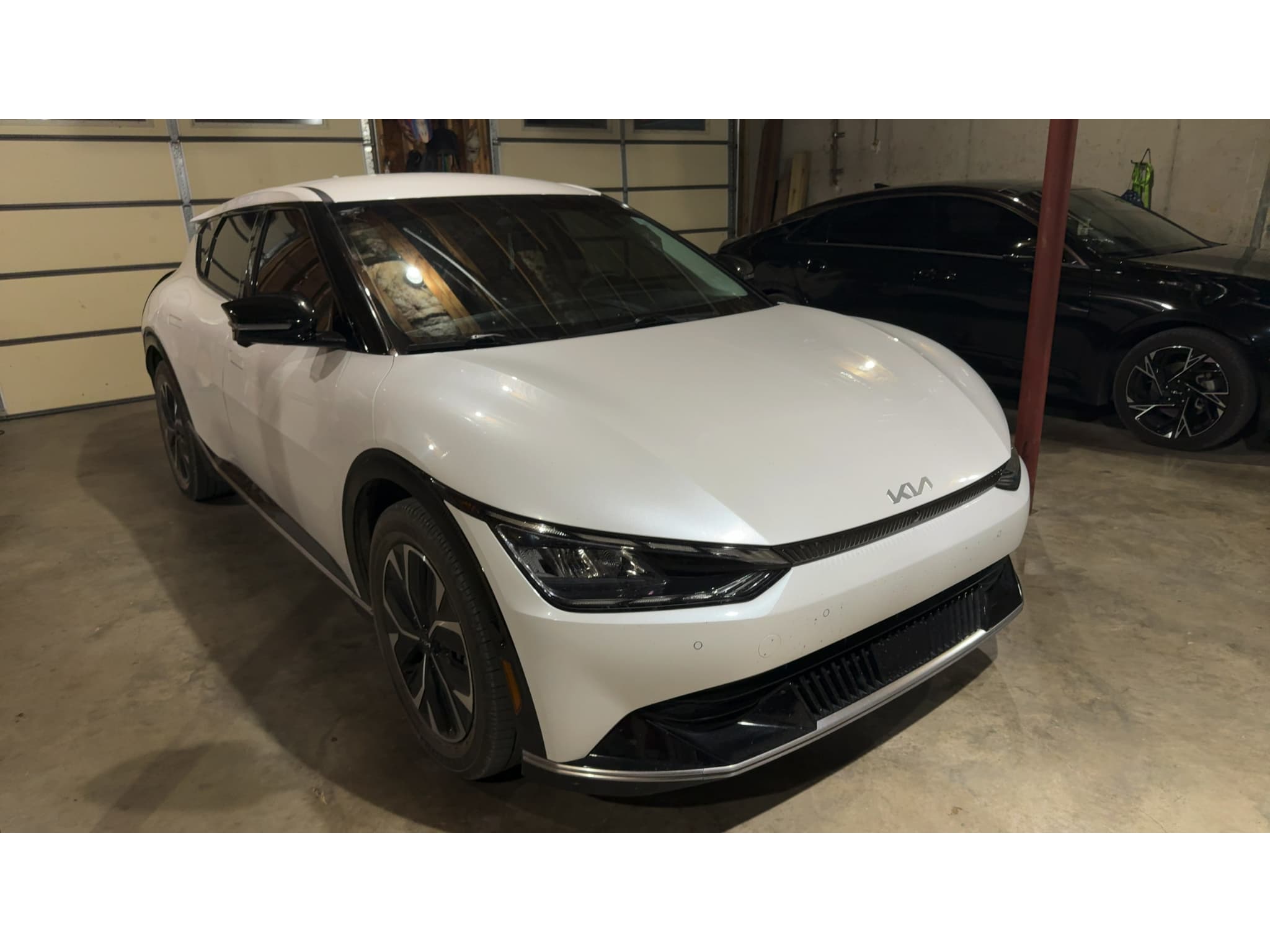 2022 Kia EV6 view 3