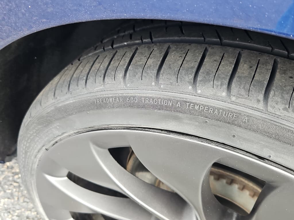 2021 Tesla Model 3 view 28