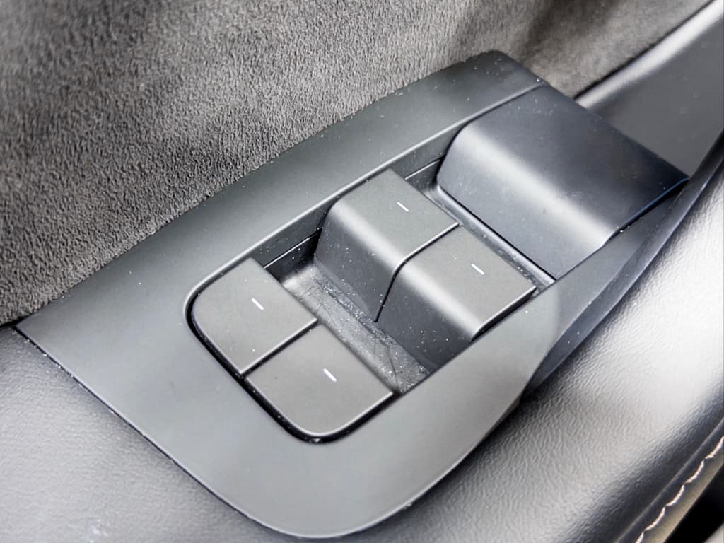 2023 Tesla Model Y view 7