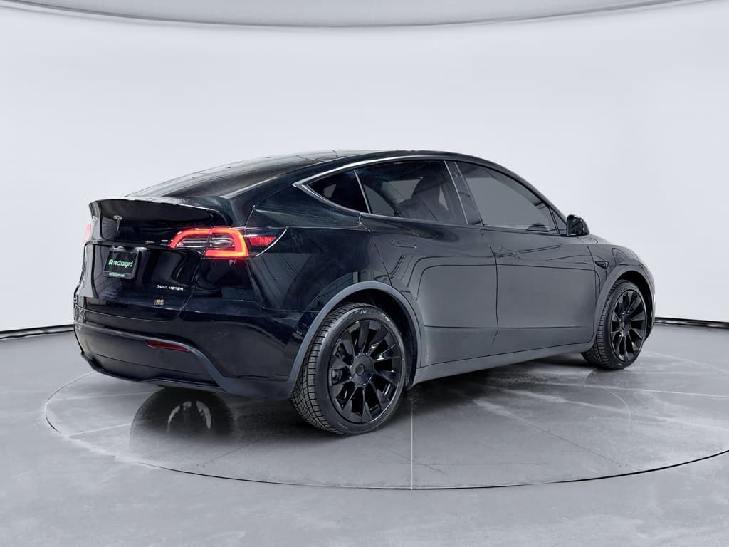 2023 Tesla Model Y view 3