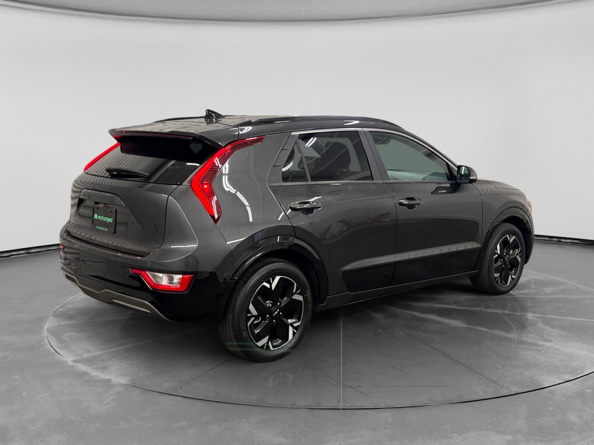 2023 Kia Niro EV view 3