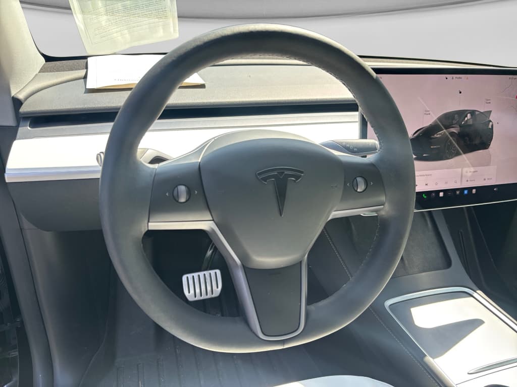 2024 Tesla Model Y view 7