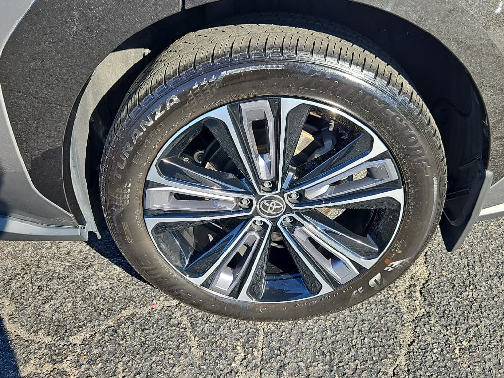 2023 Toyota bZ4X view 28