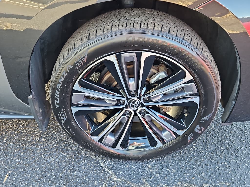 2023 Toyota bZ4X view 32