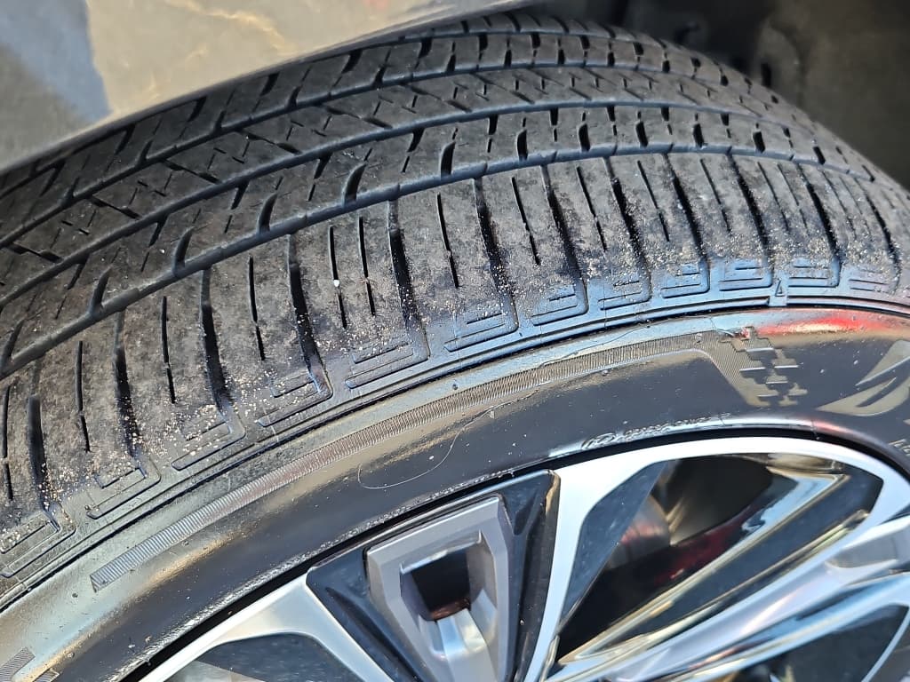 2023 Toyota bZ4X view 31