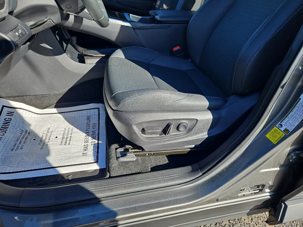 2023 Toyota bZ4X view 7