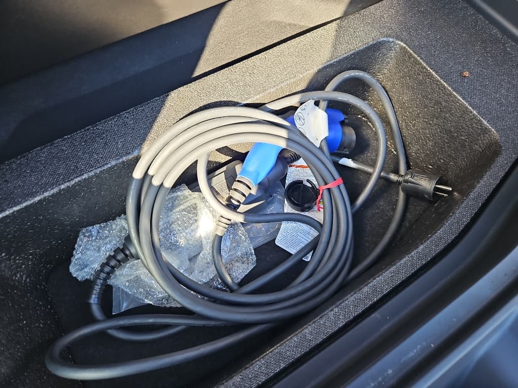 2023 Toyota bZ4X view 6