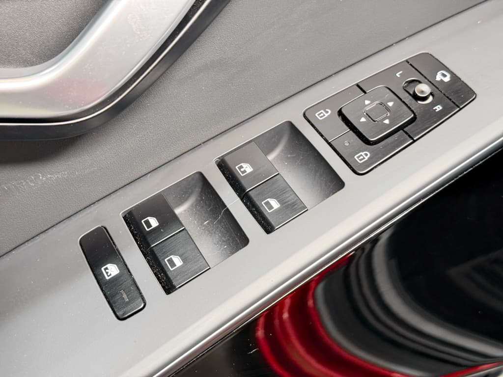2023 Kia Niro view 6