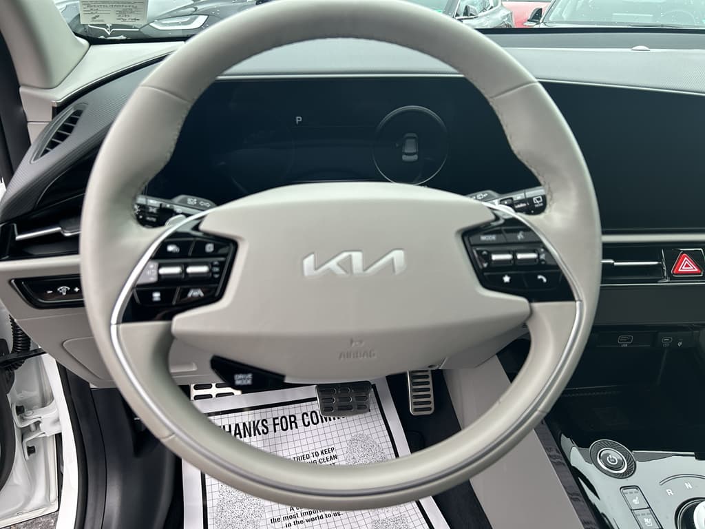 2023 Kia Niro EV view 13