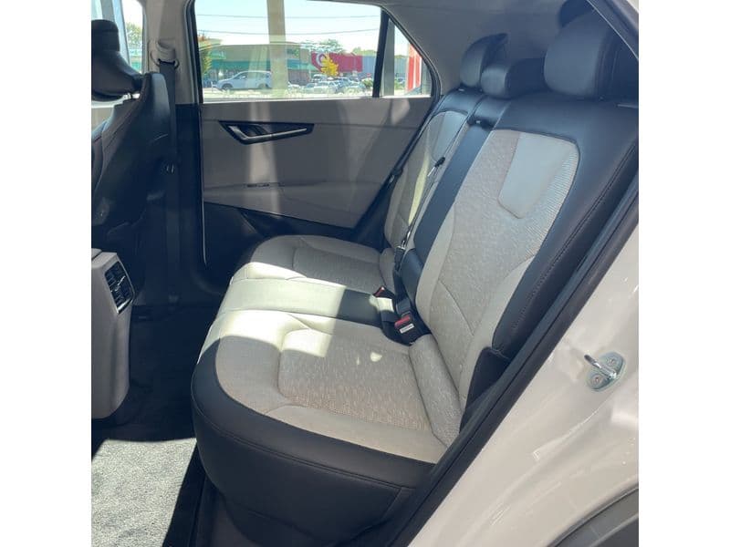 2023 Kia Niro EV view 4