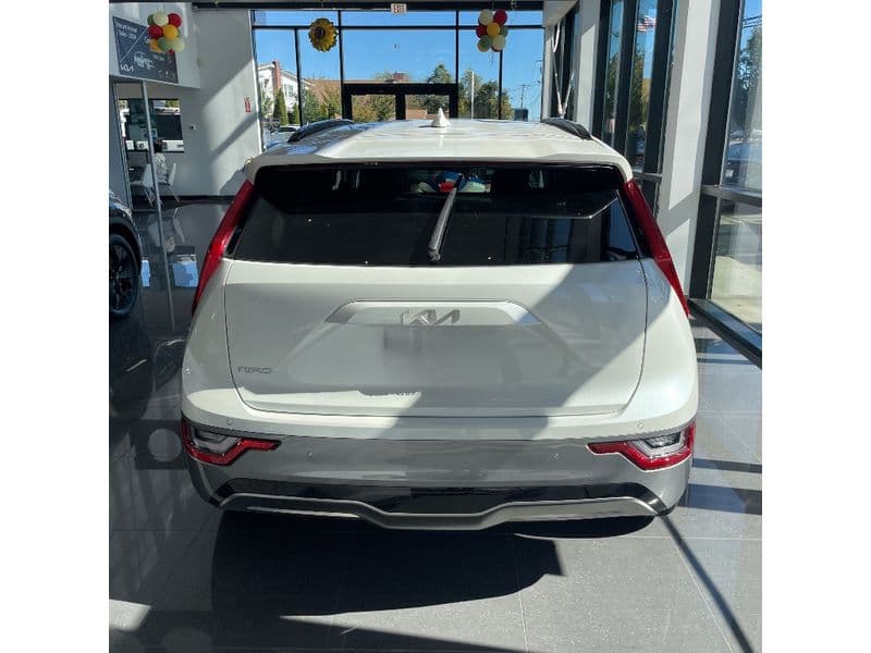 2023 Kia Niro EV view 2