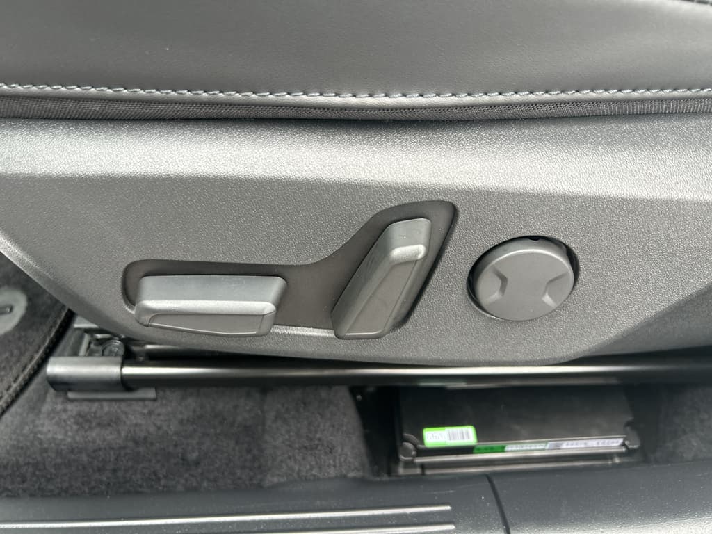 2023 Kia Niro EV view 9