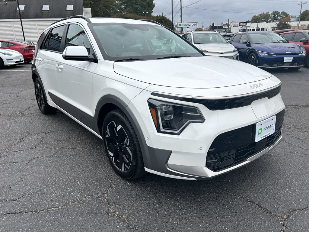 2023 Kia Niro EV view 6