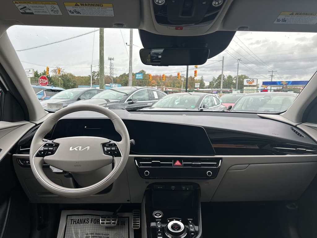 2023 Kia Niro EV view 22