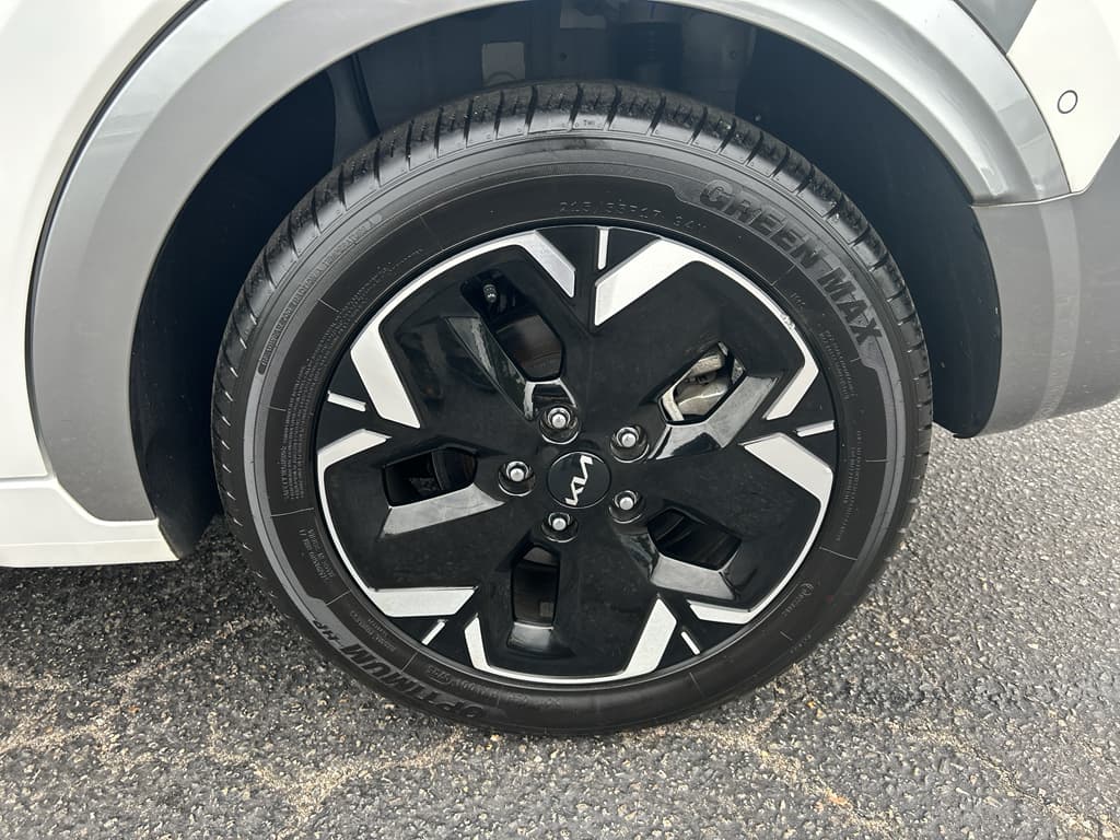 2023 Kia Niro EV view 28