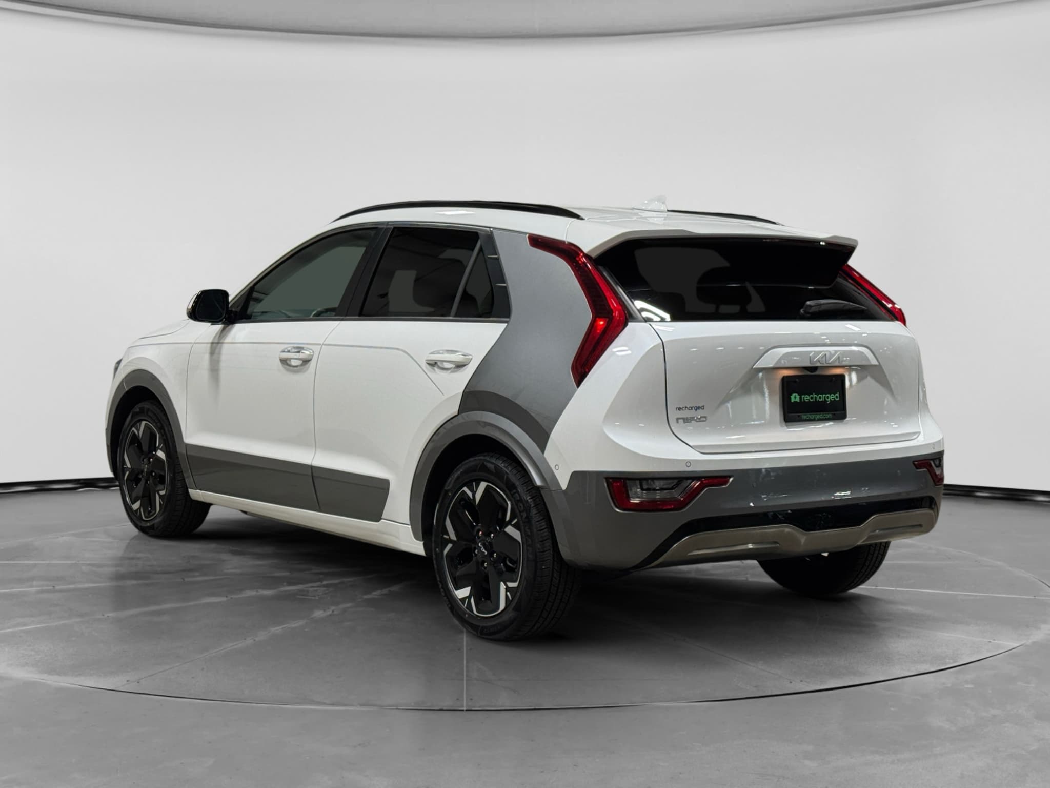 2023 Kia Niro EV view 2