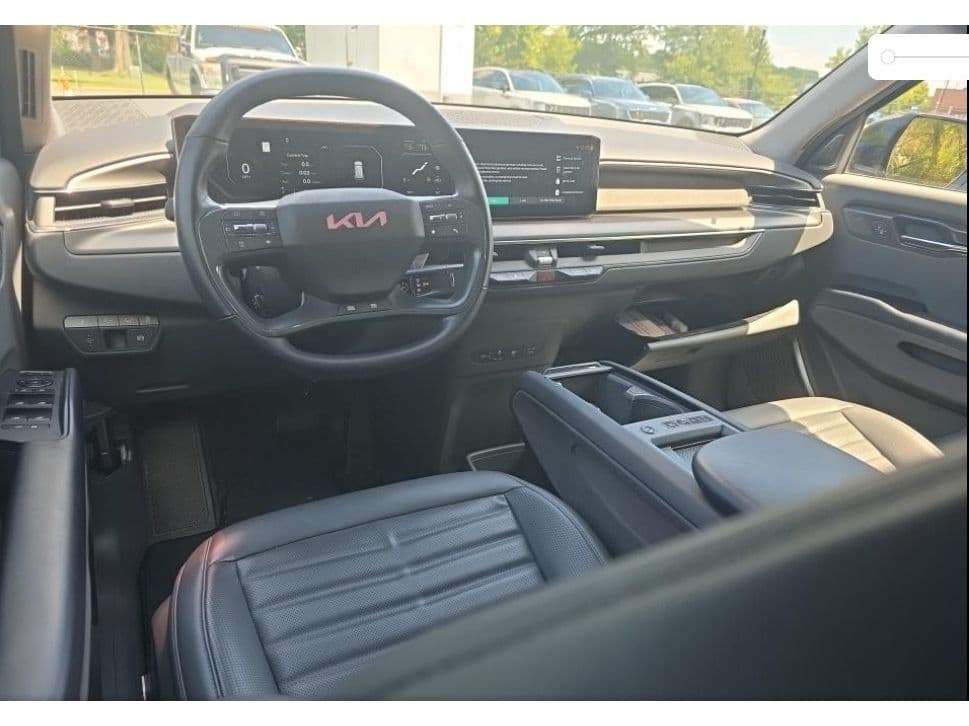 2024 Kia EV9 view 5