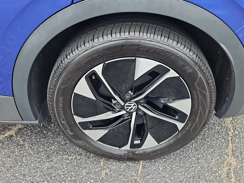 2021 Volkswagen ID.4 view 28