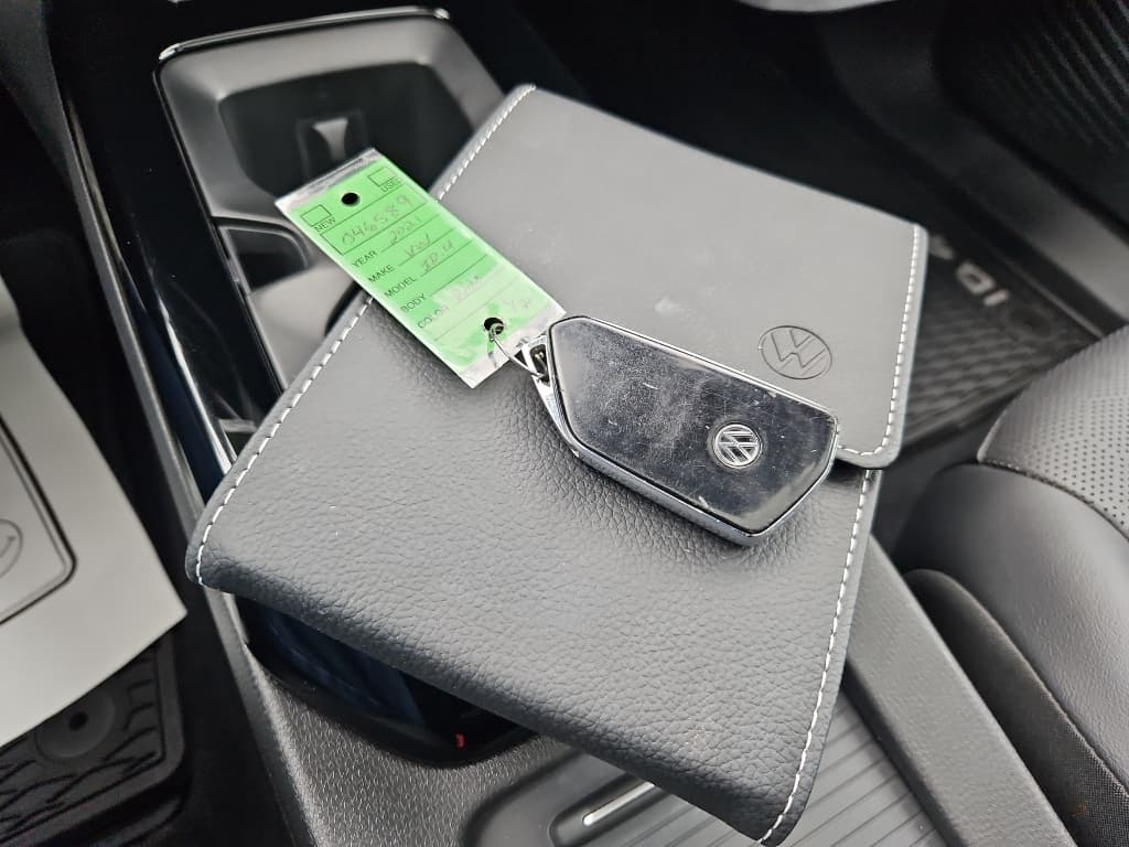 2021 Volkswagen ID.4 view 20