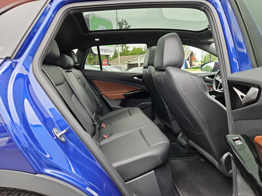 2021 Volkswagen ID.4 view 21