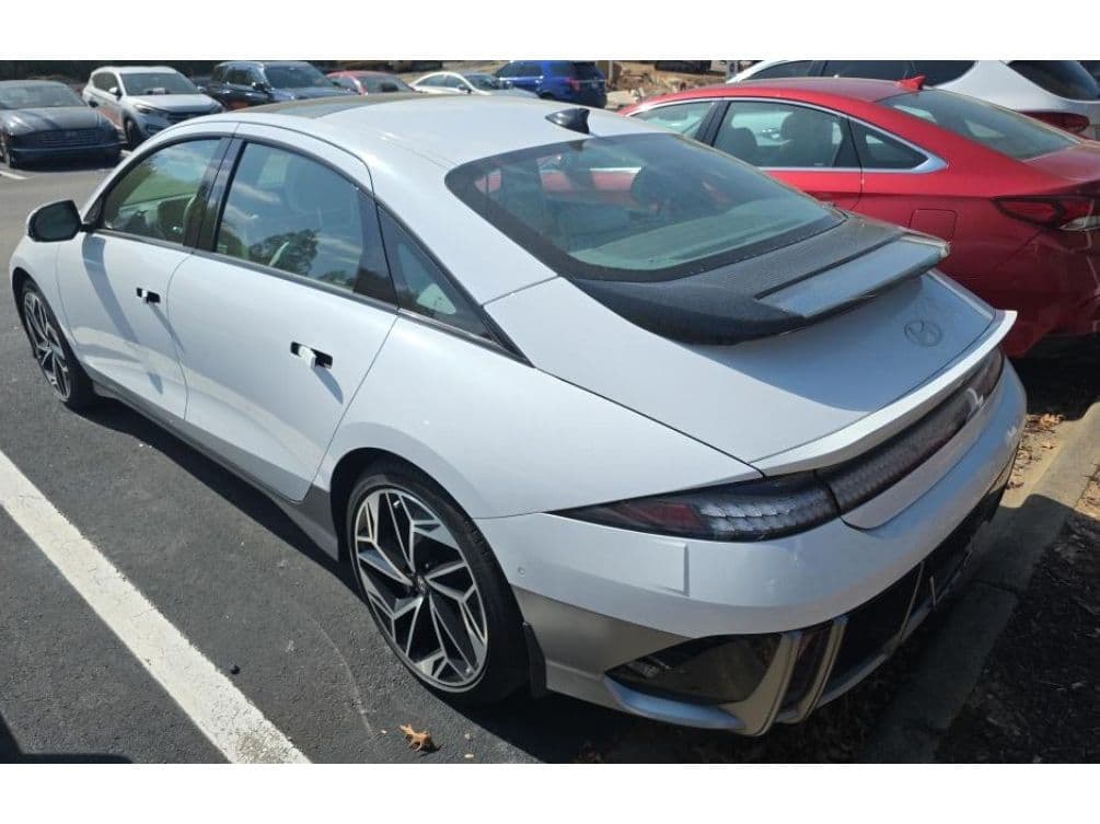 2023 Hyundai IONIQ 6 view 4