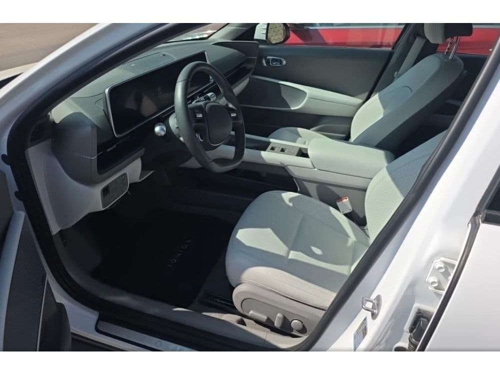 2023 Hyundai IONIQ 6 view 5