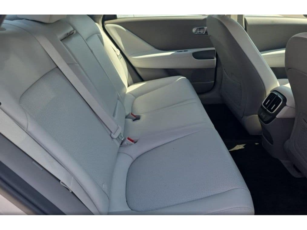 2023 Hyundai IONIQ 6 view 6