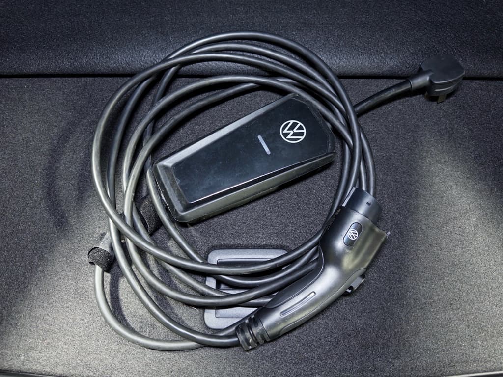 2023 Volkswagen ID.4 view 6