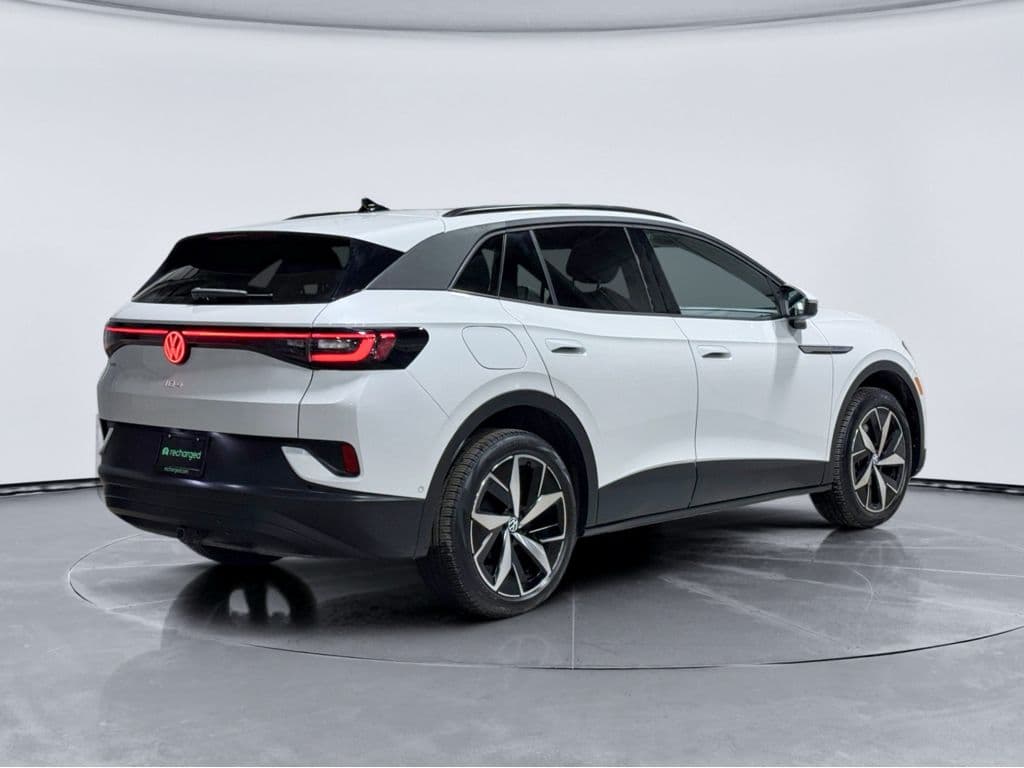 2023 Volkswagen ID.4 view 3
