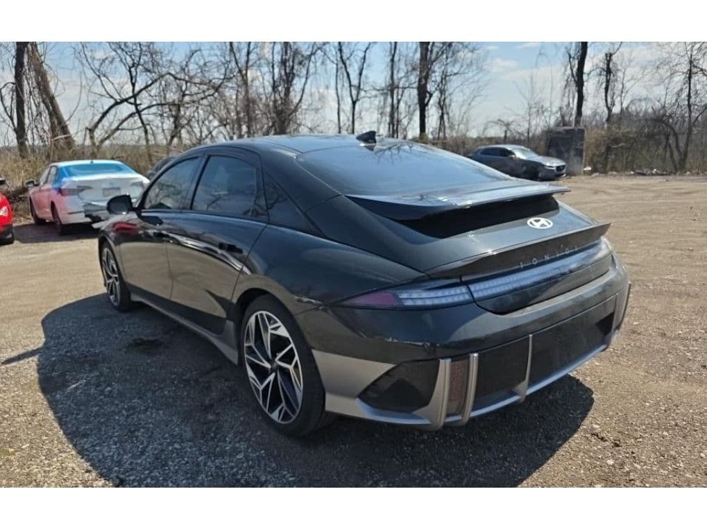 2023 Hyundai IONIQ 6 view 4