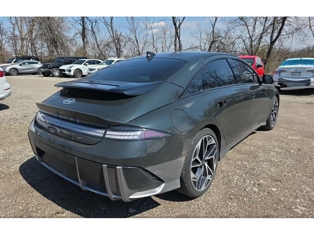 2023 Hyundai IONIQ 6 view 3