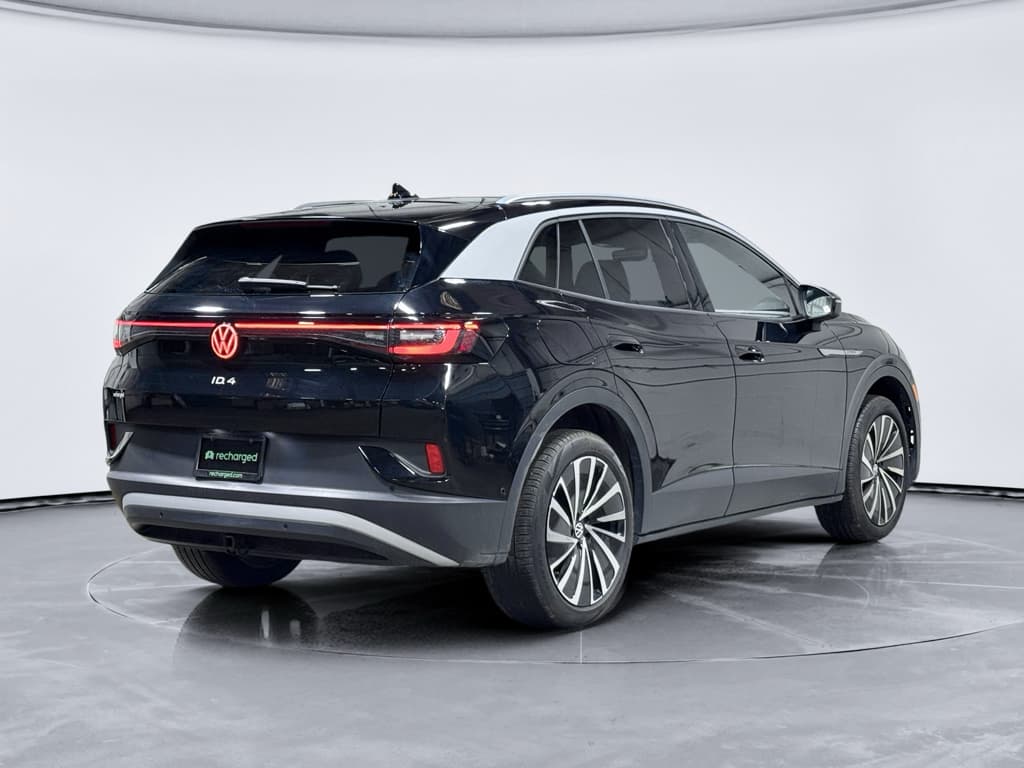 2023 Volkswagen ID.4 view 3