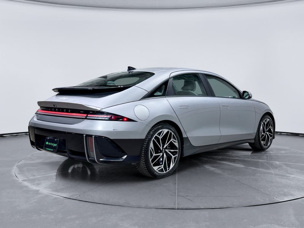 2023 Hyundai IONIQ 6 view 3