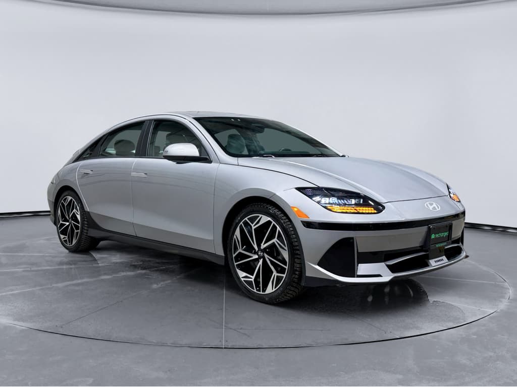 2023 Hyundai IONIQ 6 view 4