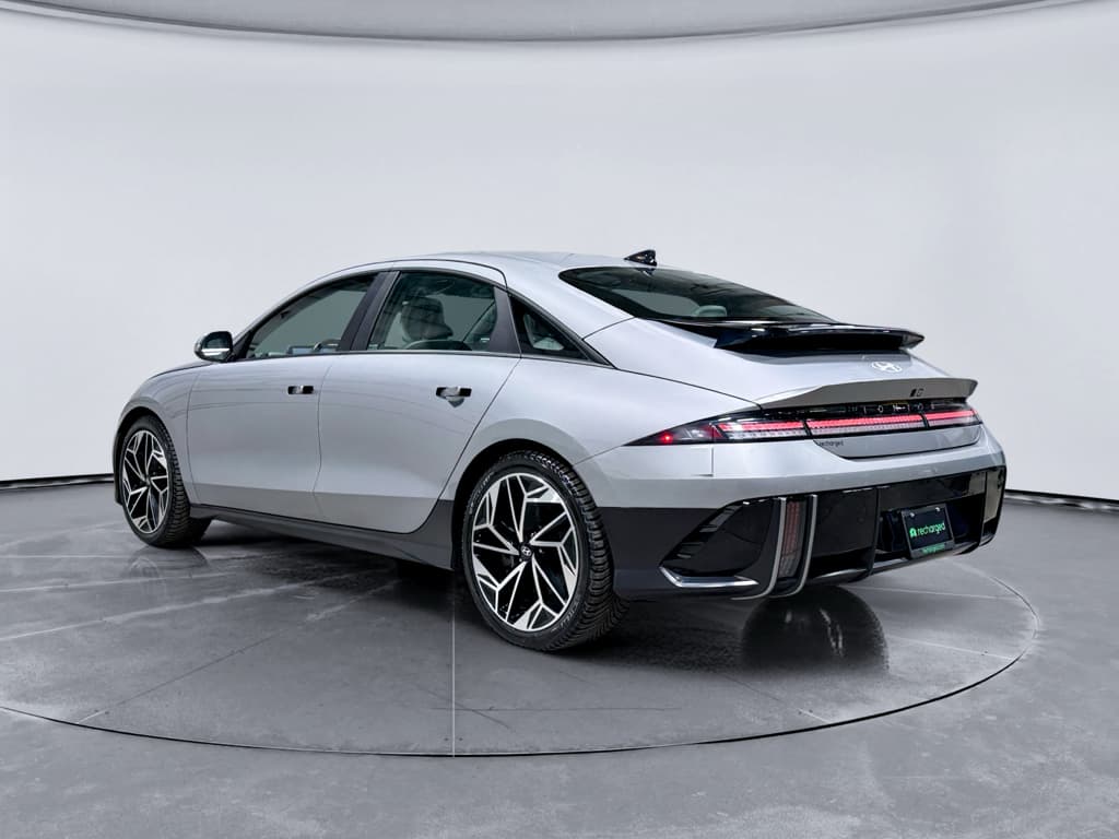 2023 Hyundai IONIQ 6 view 2