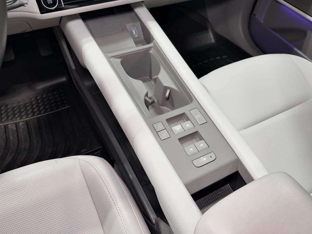 2023 Hyundai IONIQ 6 view 18