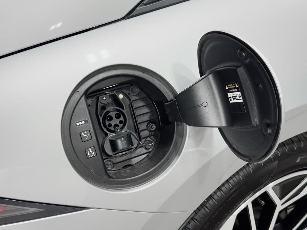 2023 Hyundai IONIQ 6 view 5