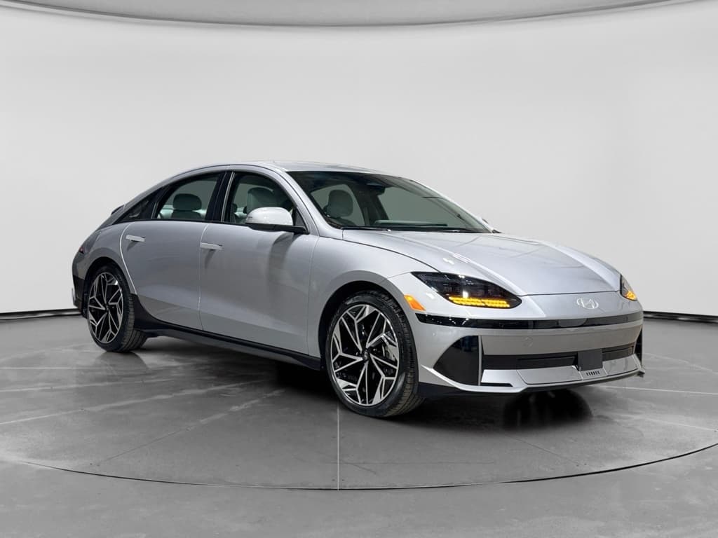 2023 Hyundai IONIQ 6 view 4