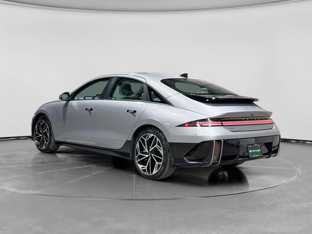 2023 Hyundai IONIQ 6 view 2