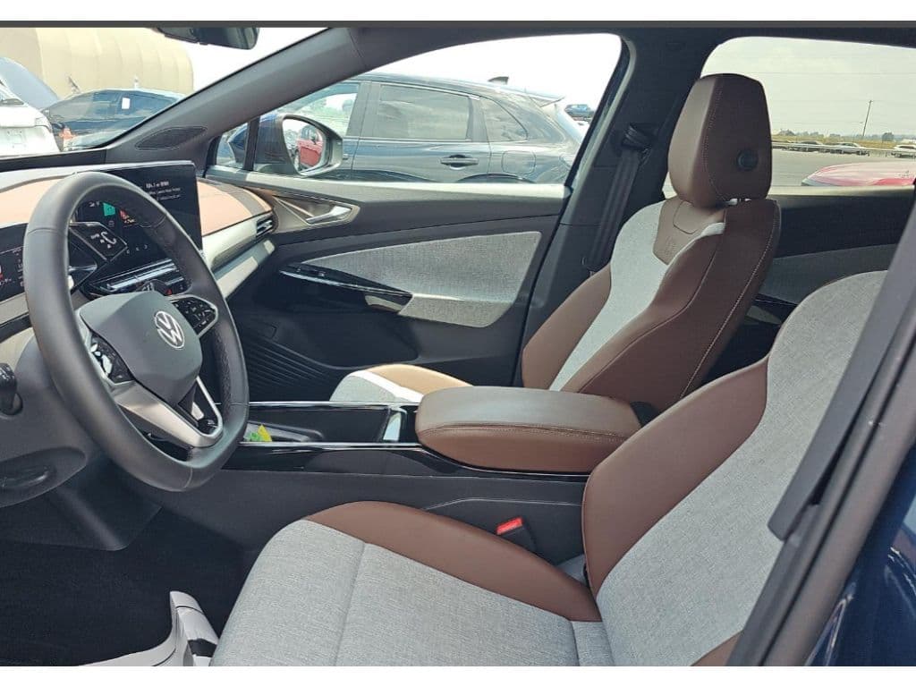 2023 Volkswagen ID.4 view 5