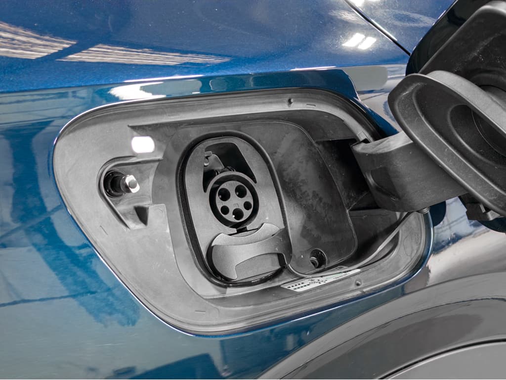2023 Volkswagen ID.4 view 5