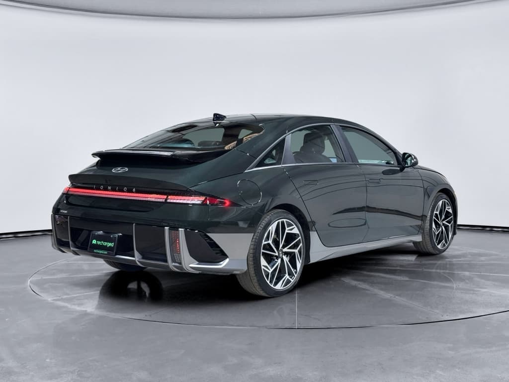 2023 Hyundai IONIQ 6 view 3