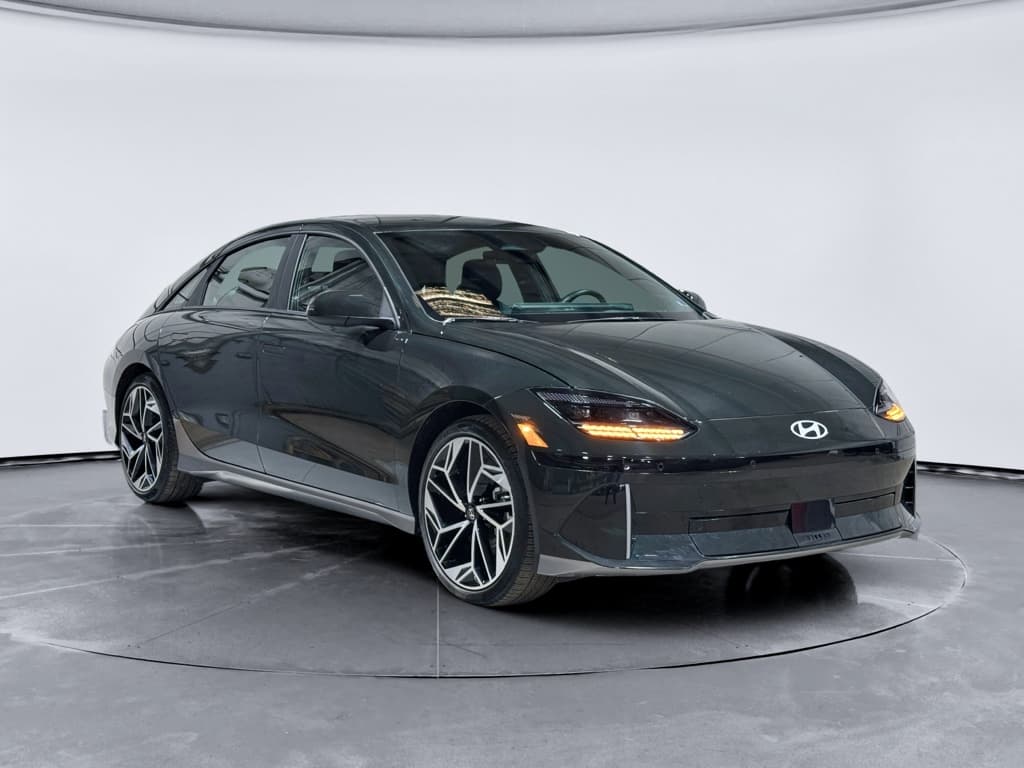 2023 Hyundai IONIQ 6 view 4